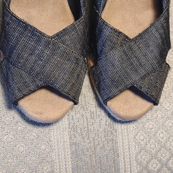 White Mountain Peep Toe Wedge - Picture 10 of 13